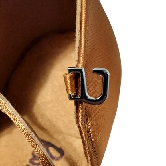 Wemons dance shoes. Tanish/gold color new in original pack. - Picture 2 of 7